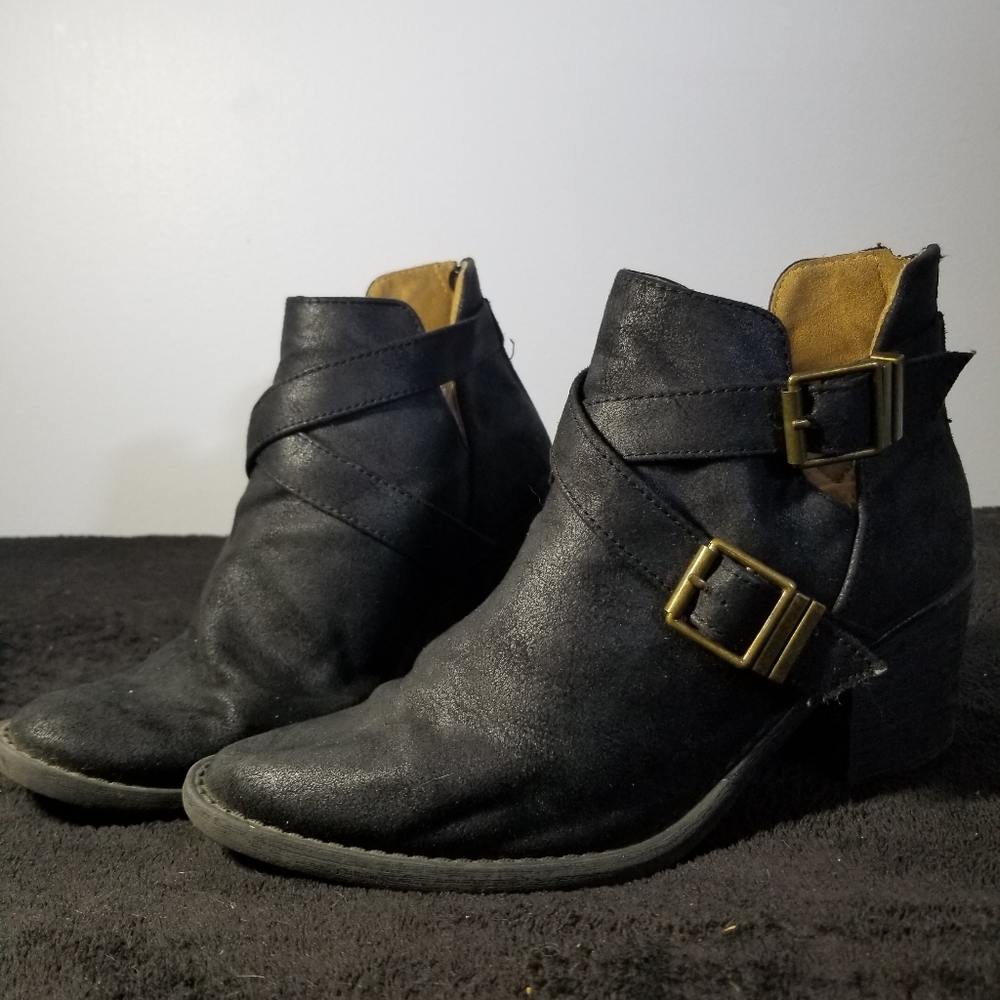👟 Women's Charlotte Russe Booties